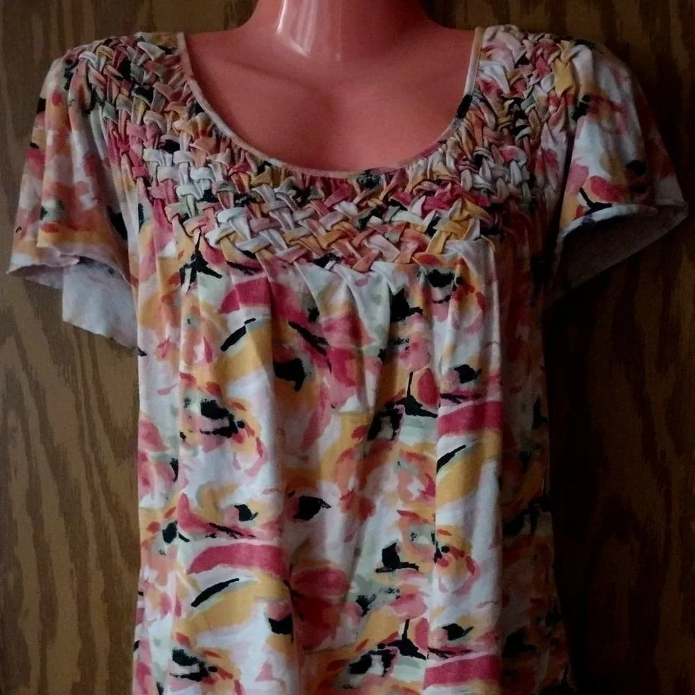1X Style & Co. short sleeve watercolor top - Picture 2 of 4